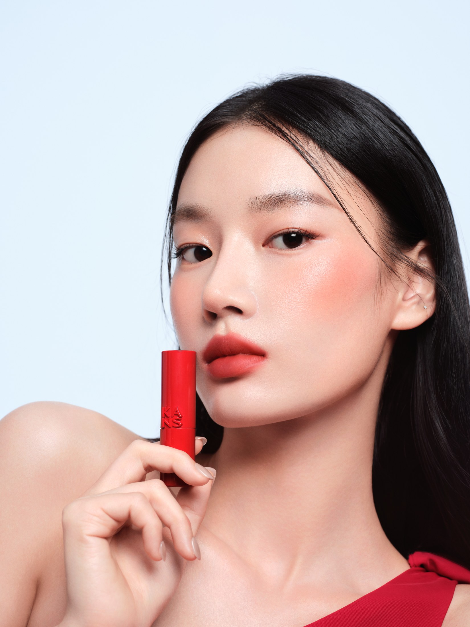 妆面与产品封面